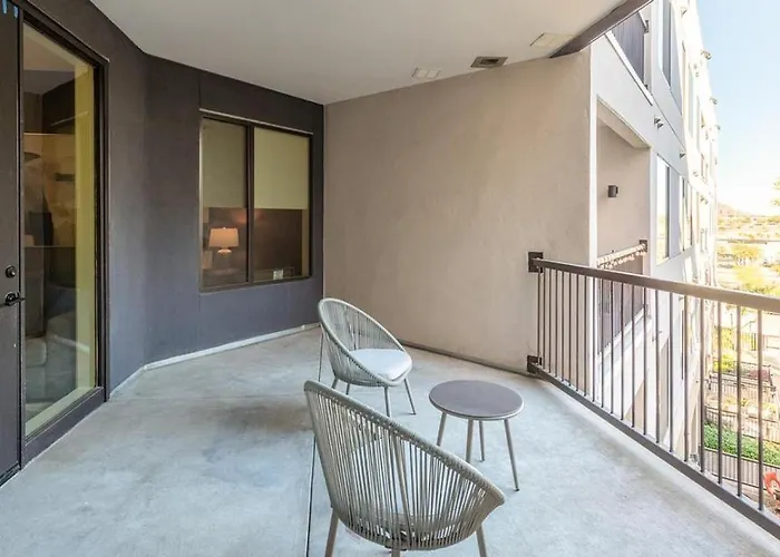 Landing - Modern With Amazing Amenities *